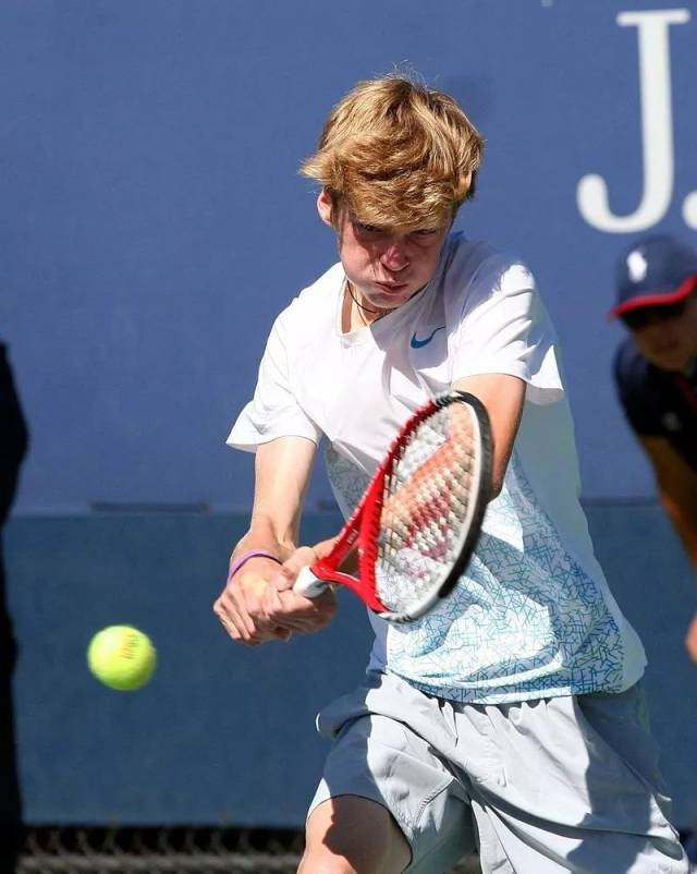 也为年轻球 也为年轻球