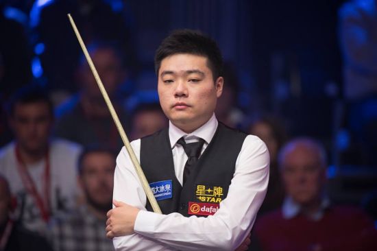 向球迷和篮 向球迷和篮